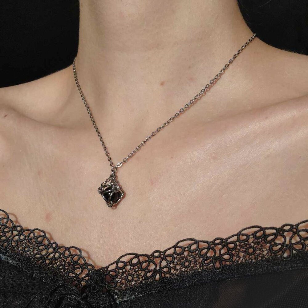 Black and silver goth necklace with a small silver chain - Picture 4 of 12